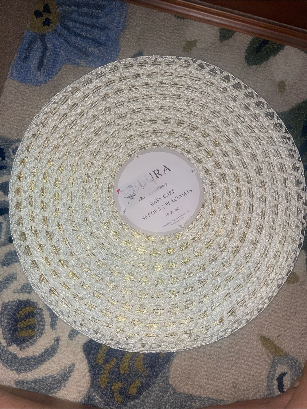 BNWT White and Gold Woven Placemat (Set of 8), 15” round